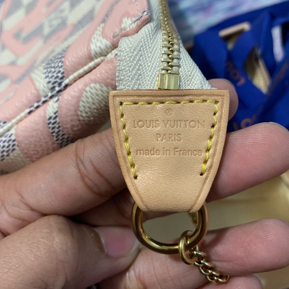 LV TAHITIENNE MINI POCHETTE - Picture 3 of 6